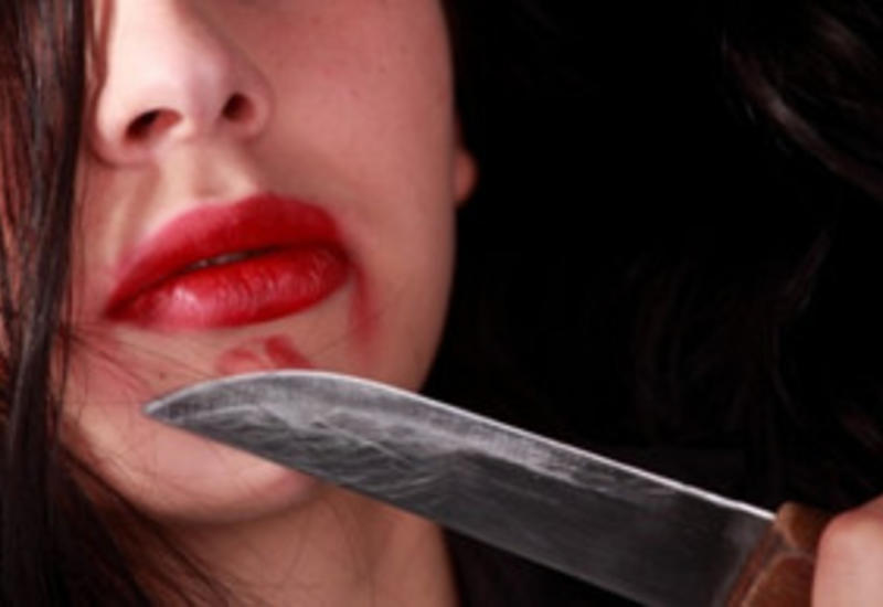 В Баку ударили ножом 20-летнюю девушку