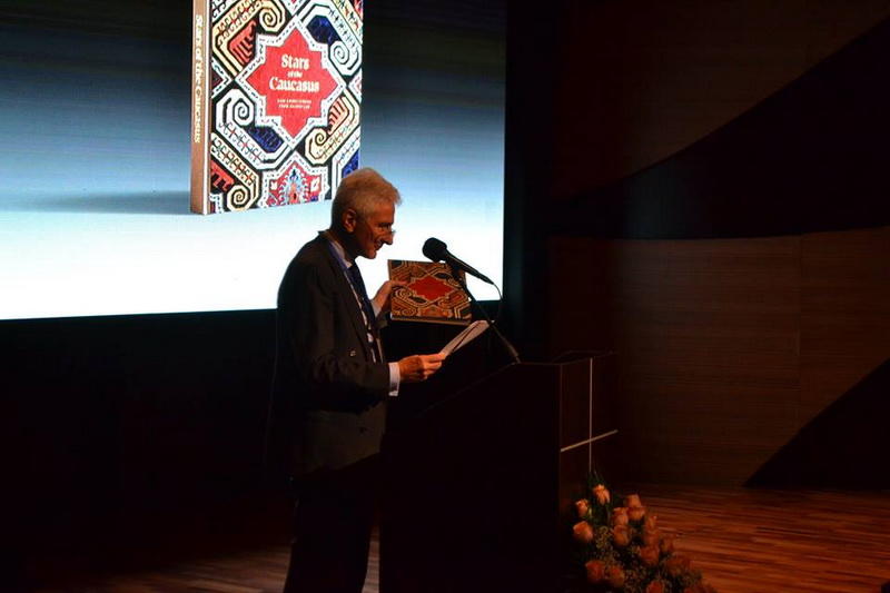 В Центре мугама открылся V Международный симпозиум по азербайджанскому ковру