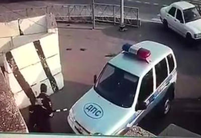 Камера сняла момент нападения на полицейских в Ингушетии <span class="color_red">- ВИДЕО</span>