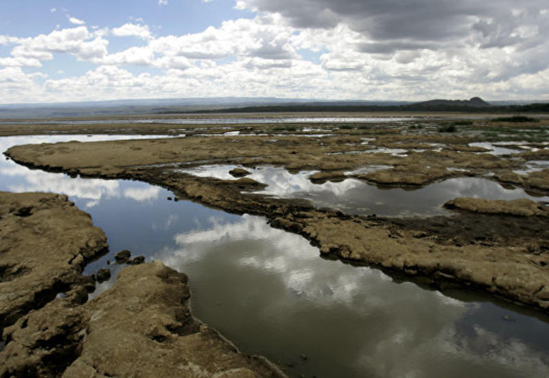 В Кении вертолет с журналистами упал в озеро