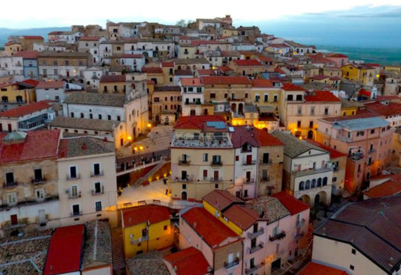 Итальянский городок заплатит 2000 евро желающим туда переехать