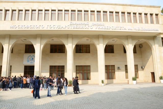 День открытых дверей в Филиале МГУ имени М.В.Ломоносова в Баку вызвал большой интерес абитуриентов