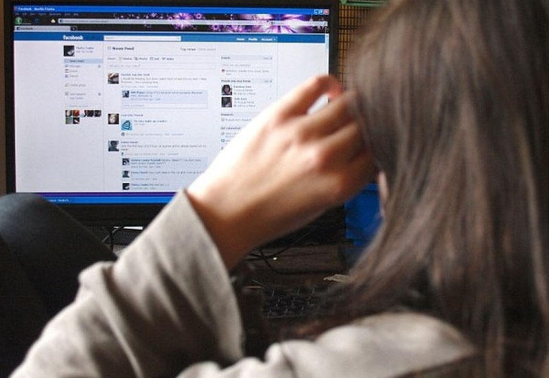 Facebook profili 100 manata sındırırlar <span class="color_red">- VİDEO</span>