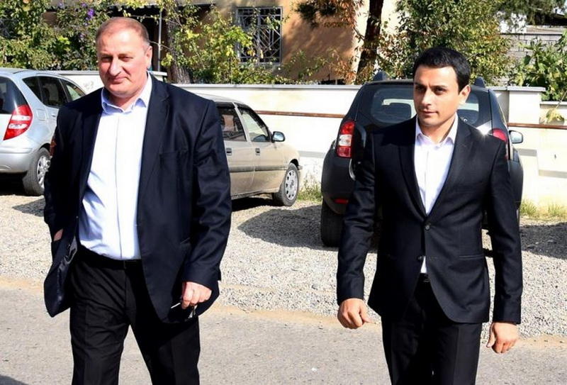 Мэр Марнеули навестил азербайджанца, получившего ранение во время вооруженного нападения