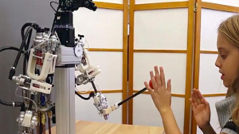 Yumor hissi olan robot yaradıldı