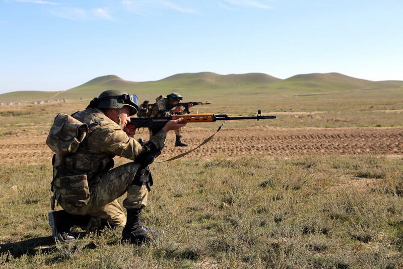 Азербайджанская армия провела боевые стрельбы по стандартам НАТО
