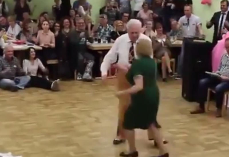Танцующие пенсионеры "взорвали" Cеть