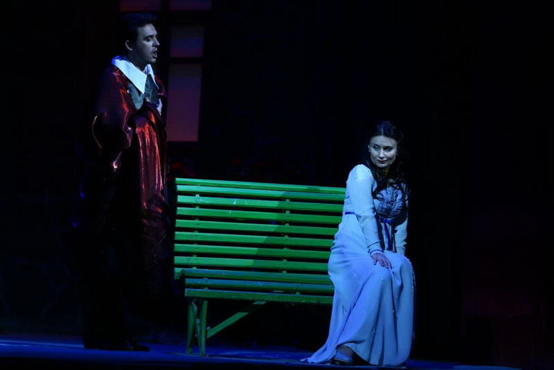 Феерическая постановка "Риголетто" на сцене Театра оперы и балета