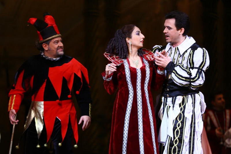 Феерическая постановка "Риголетто" на сцене Театра оперы и балета
