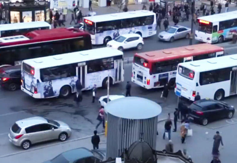 В Баку изменили движение этих автобусных маршрутов