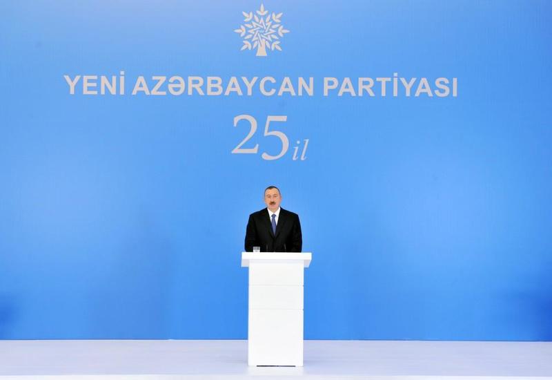 Президент Ильхам Алиев: Азербайджан добровольно вступил во все организации, членом которых является, и добровольно может выйти из них