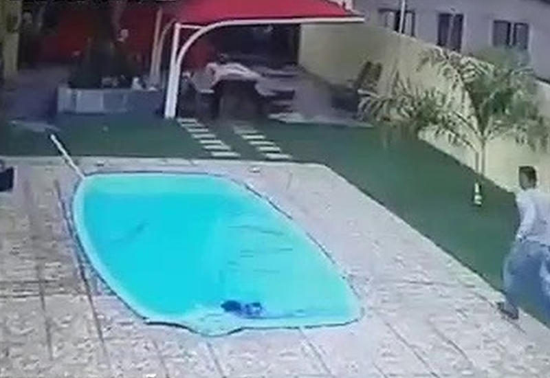 Юный гангстер утонул в бассейне во время налета на частный дом