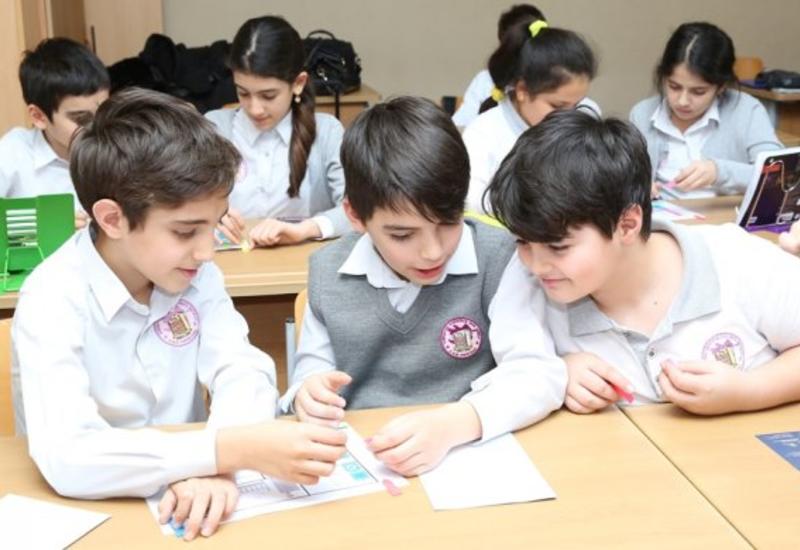 В Азербайджане могут начать наказывать учителей за плохие оценки учеников