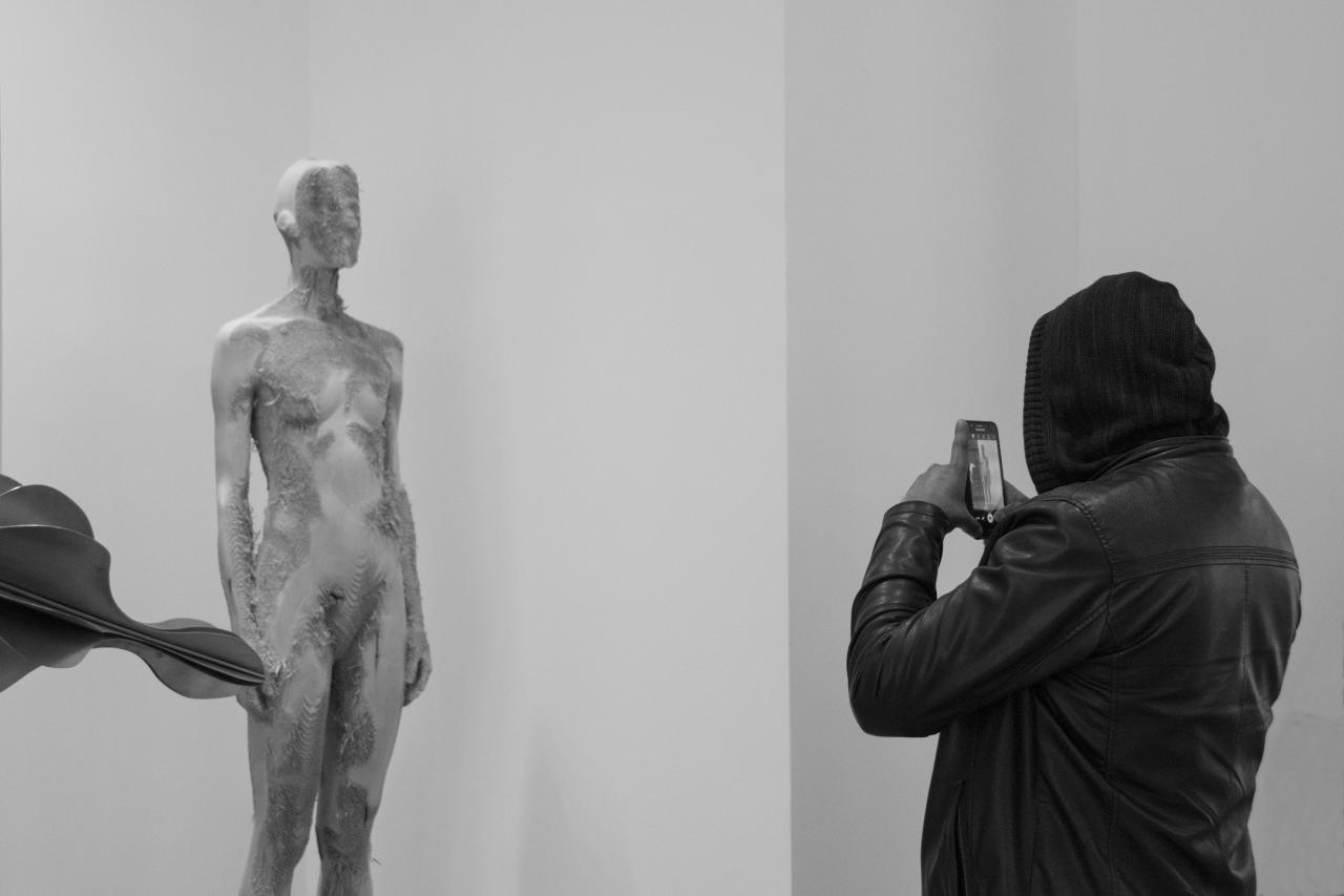 В Баку открылась великолепная выставка известных художников "Знакомые незнакомцы"