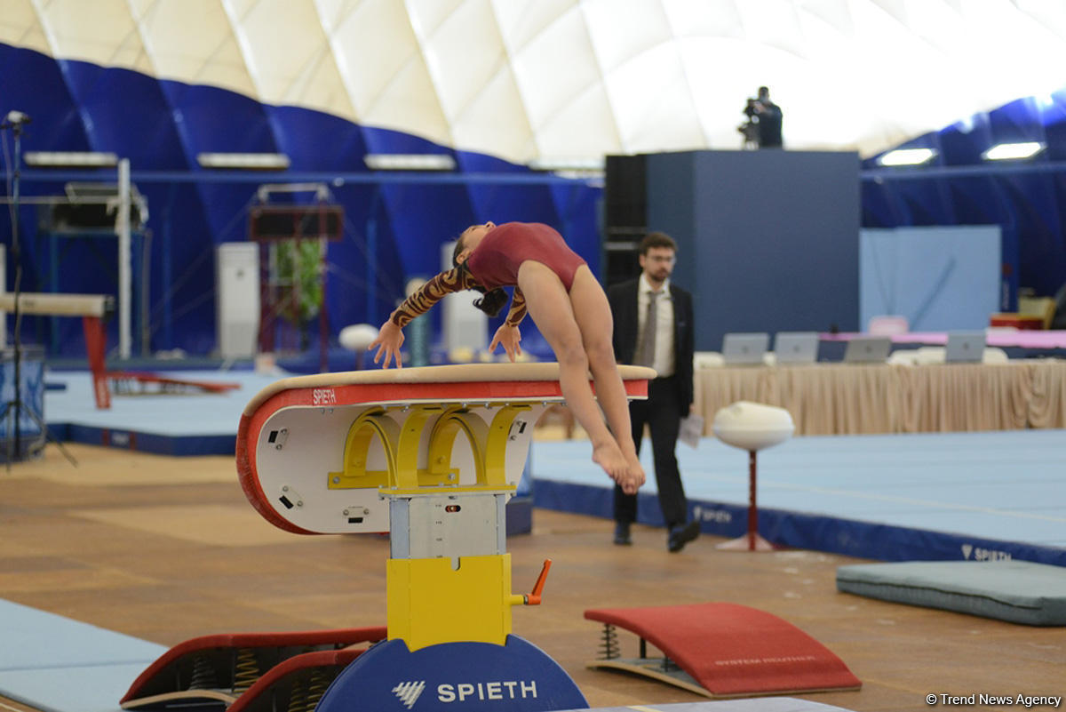 Стартовал второй день чемпионатов Азербайджана по спортивной гимнастике и акробатике