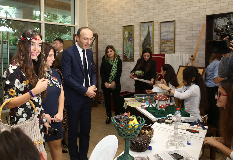 Вице-президент Фонда Гейдара Алиева Лейла Алиева приняла участие в открытии выставки «Экологические проблемы и пути их решения глазами студентов»