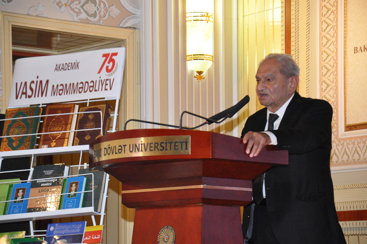 В БГУ отметили 75-летие академика Васима Мамедалиева