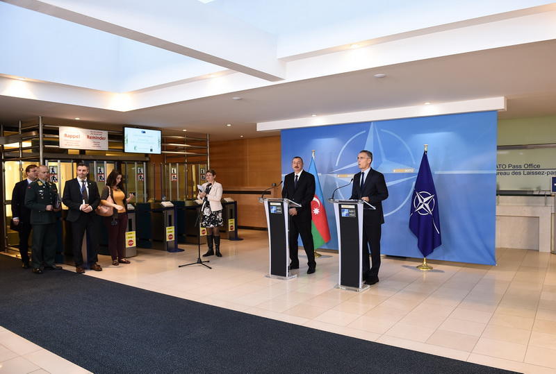 Президент Ильхам Алиев и генсек НАТО выступили с заявлениями для печати