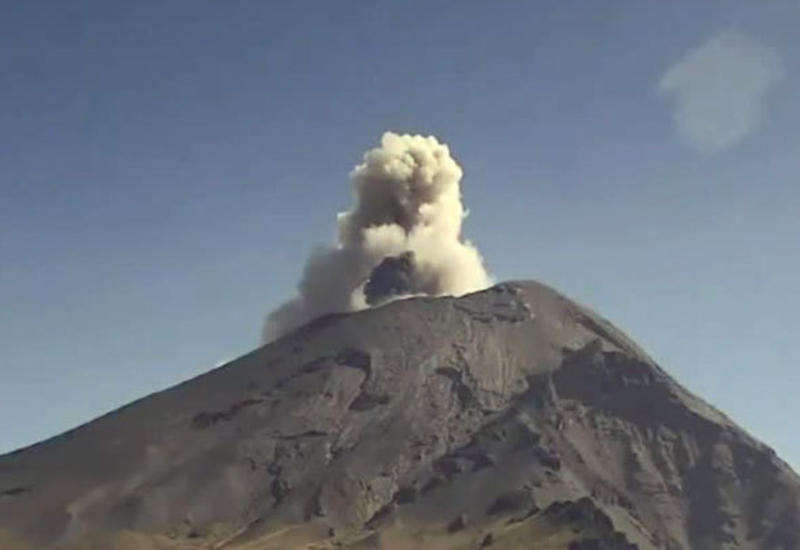Мехико засыпает пеплом: вулкан Попокатепетль вновь проснулся