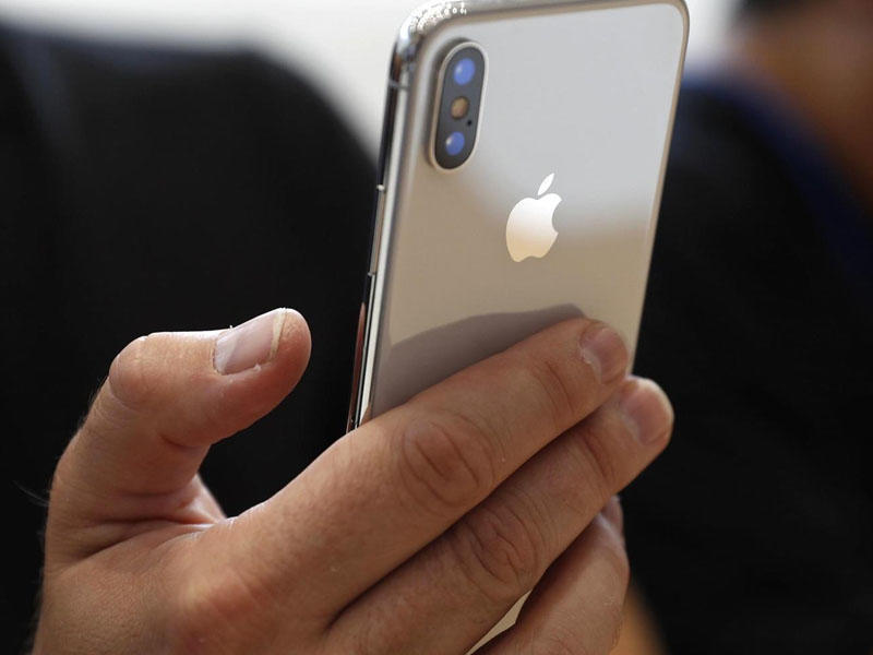 Профессионалы показали очередной взлом iPhone X при помощи маски Профессионалы показали очередной взлом iPhone X при помощи маски