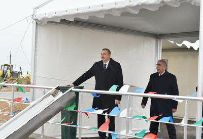 Президент Ильхам Алиев принял участие в закладке участка дороги Баку - граница с Россией - ФОТО