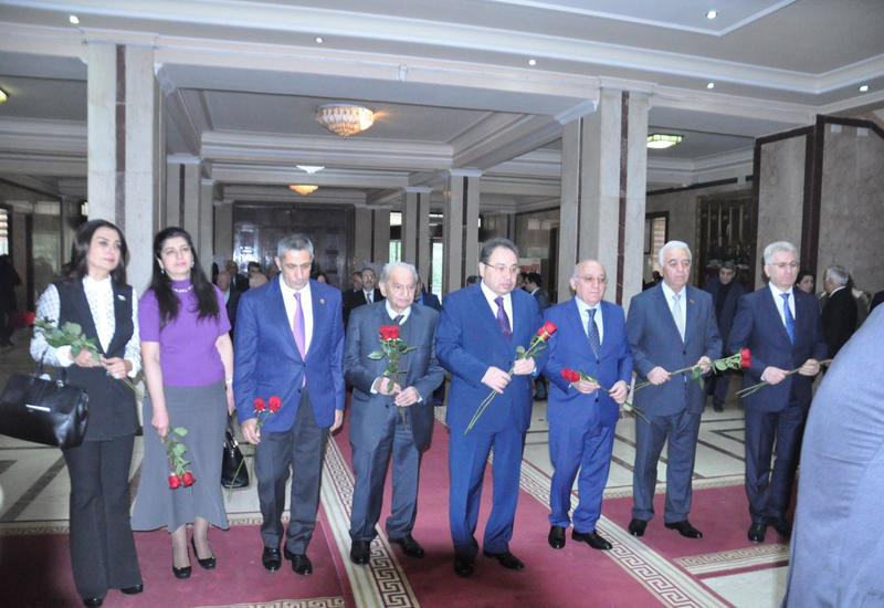 В БГУ почтили память Общенационального лидера Гейдара Алиева