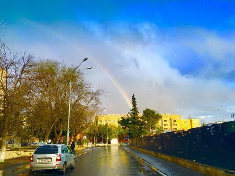 Декабрь порадовал жителей Баку невероятной радугой