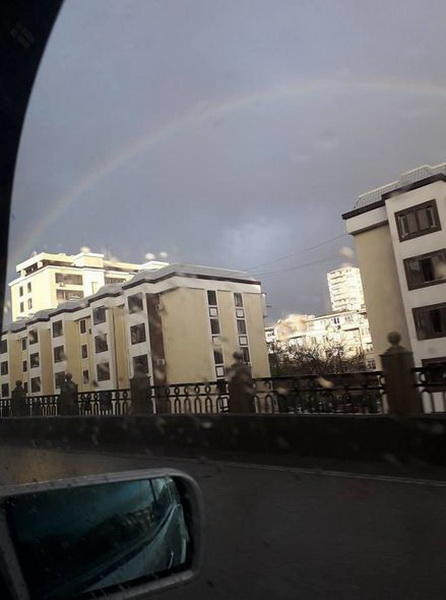 Декабрь порадовал жителей Баку невероятной радугой