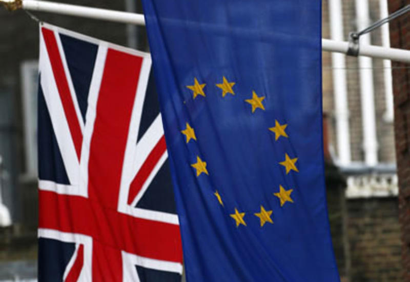 Британские министры потребовали от Мэй отложить дату Brexit