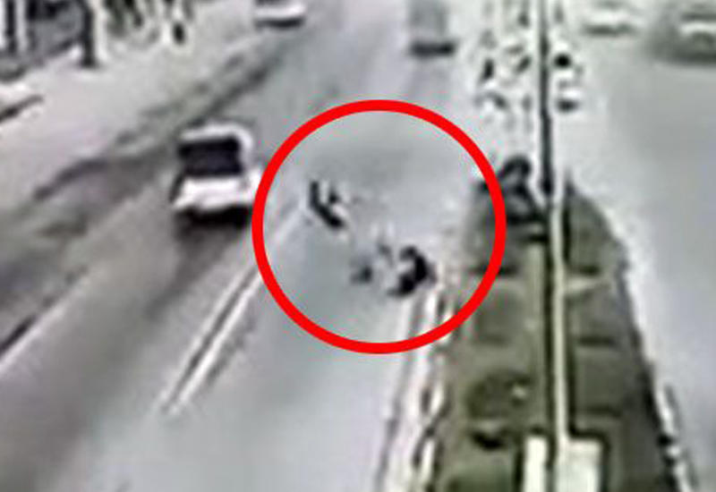 Мотоциклиста расшибла слетевшая с грузовика покрышка