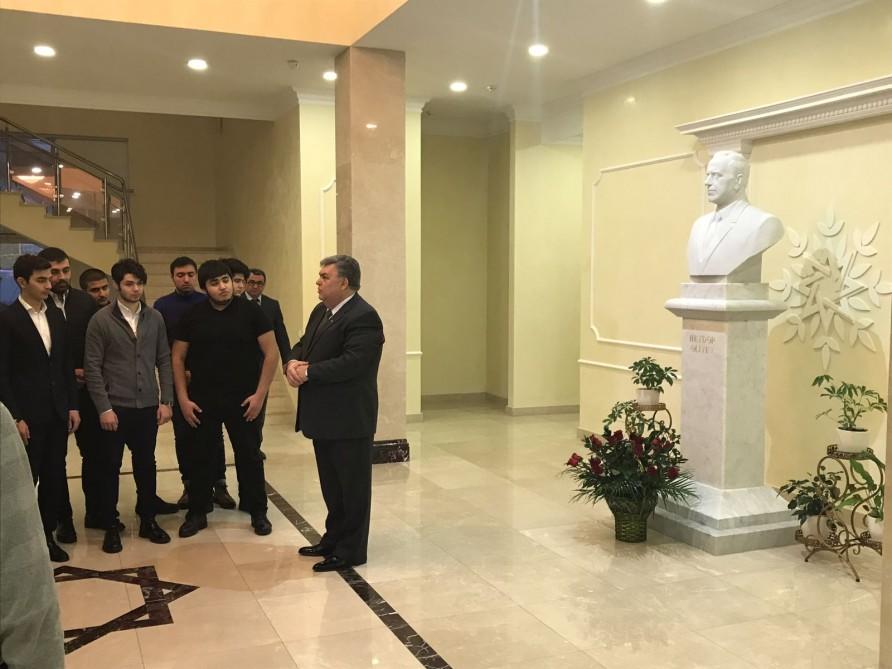 Премьера Лейлы Сулеймановой началась с Гейдара Алиева Премьера Лейлы Сулеймановой началась с Гейдара Алиева