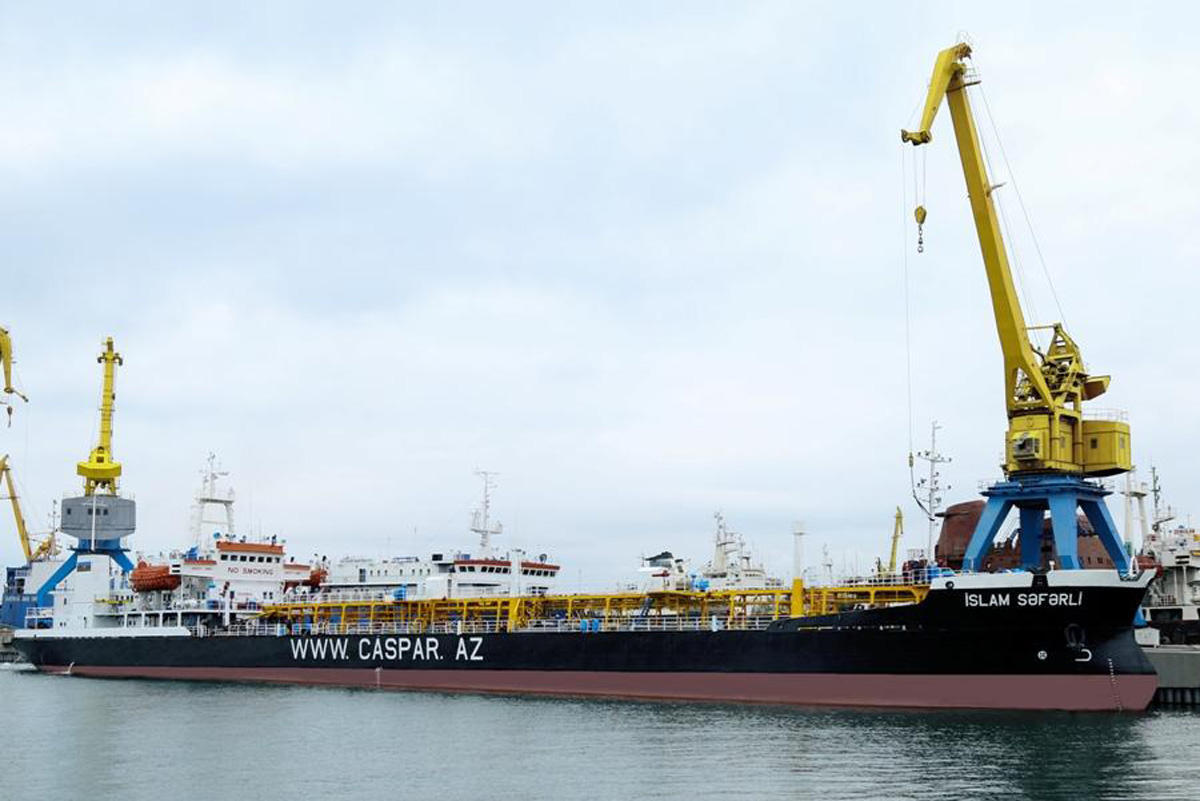 Азербайджан завершает ремонт нефтяного танкера