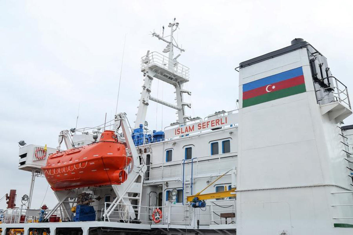 Азербайджан завершает ремонт нефтяного танкера