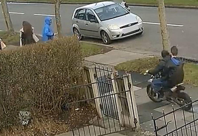 12-летний мальчик на мотоцикле отправил школьницу в кому