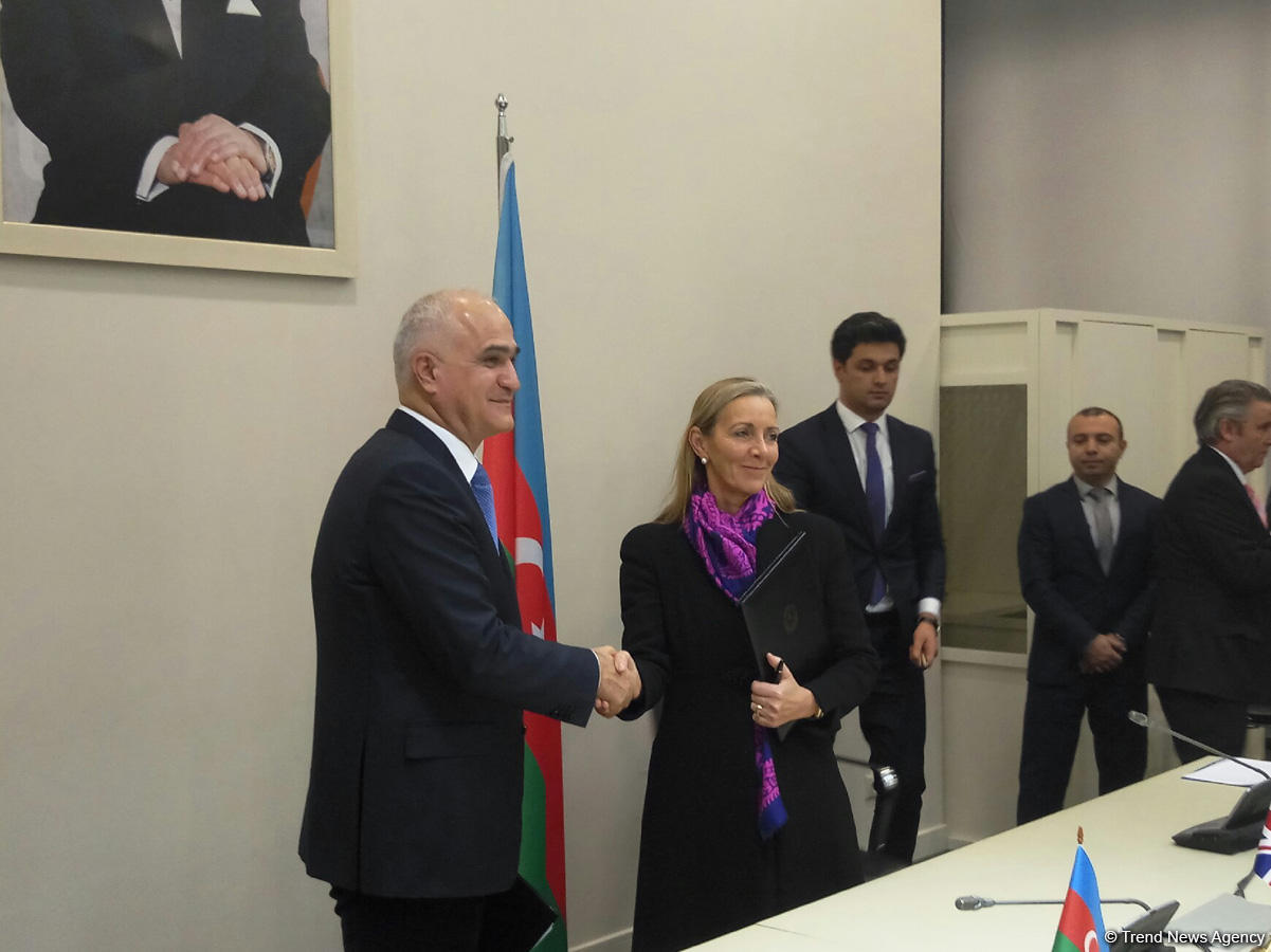 Азербайджан и Великобритания подписали протокол межправкомиссии