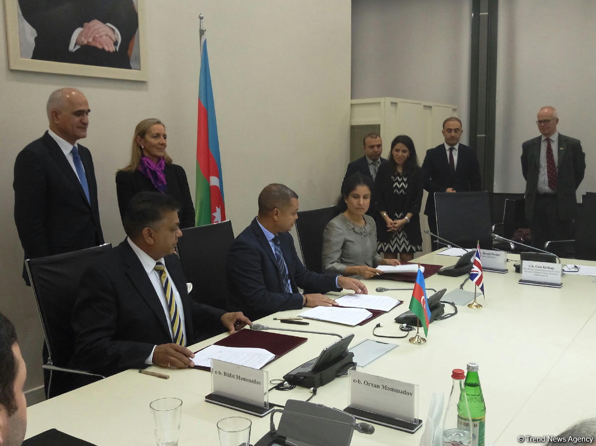 Азербайджан и Великобритания подписали протокол межправкомиссии