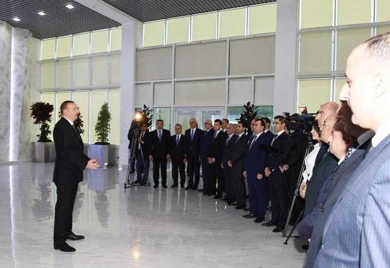 Президент Ильхам Алиев: В Азербайджане планируется создать 30 ковровых фабрик