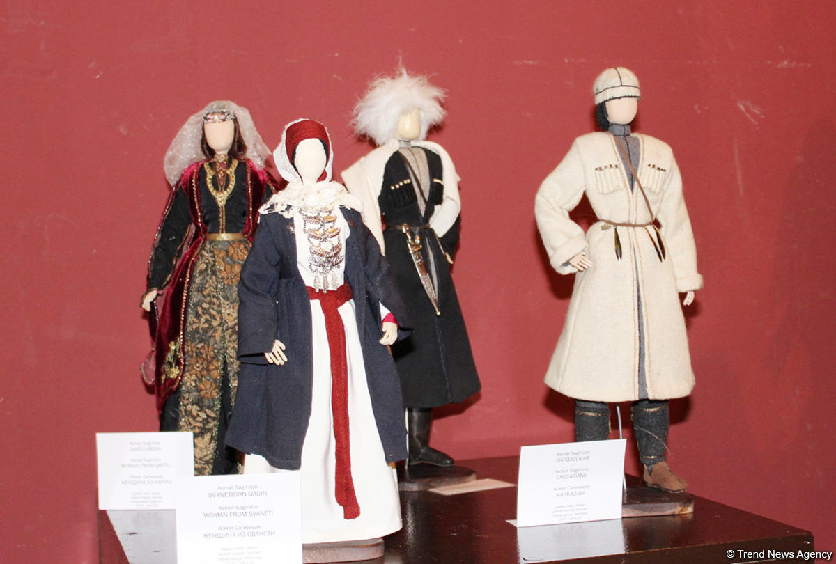 Мир сказки в Баку: выставка кукол "Под крылом Ангела"