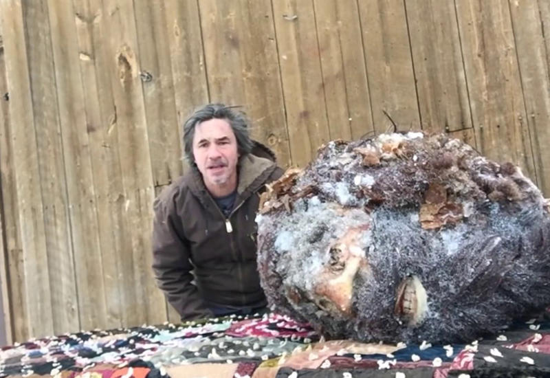 Уфолог показал голову снежного человека, которая 65 лет хранится в его морозилке