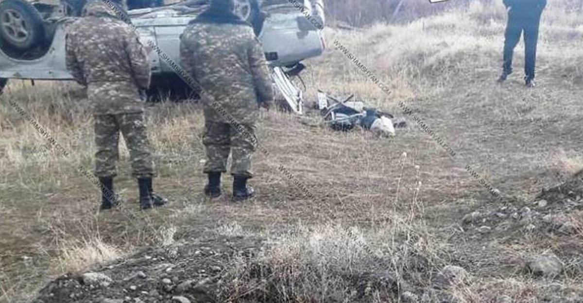 Армянский офицер разбился по пути на работу