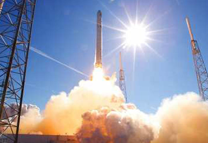 Появились кадры запуска ракеты Falcon 9 в Калифорнии