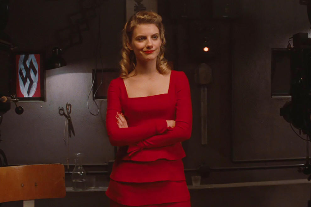 Красное платье фильм