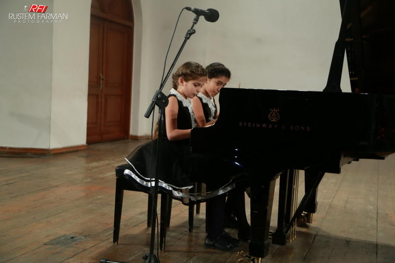 В Филармонии состоялся праздничный концерт в рамках проекта "Gənclərə dəstək"