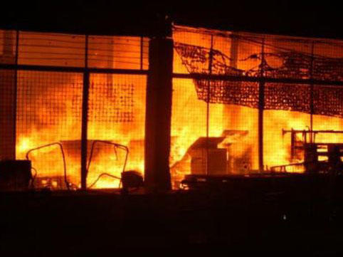 İranda görünməmiş olay: dini məktəb yandırıldı