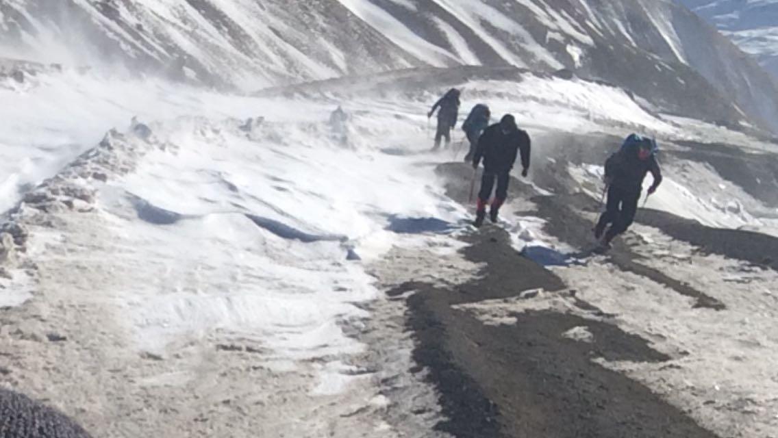 МЧС: Поиск азербайджанских альпинистов ведется с учетом метеоусловий