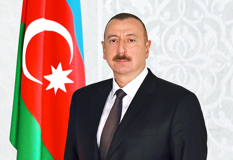Президент Ильхам Алиев выразил соболезнования Эмманюэлю Макрону