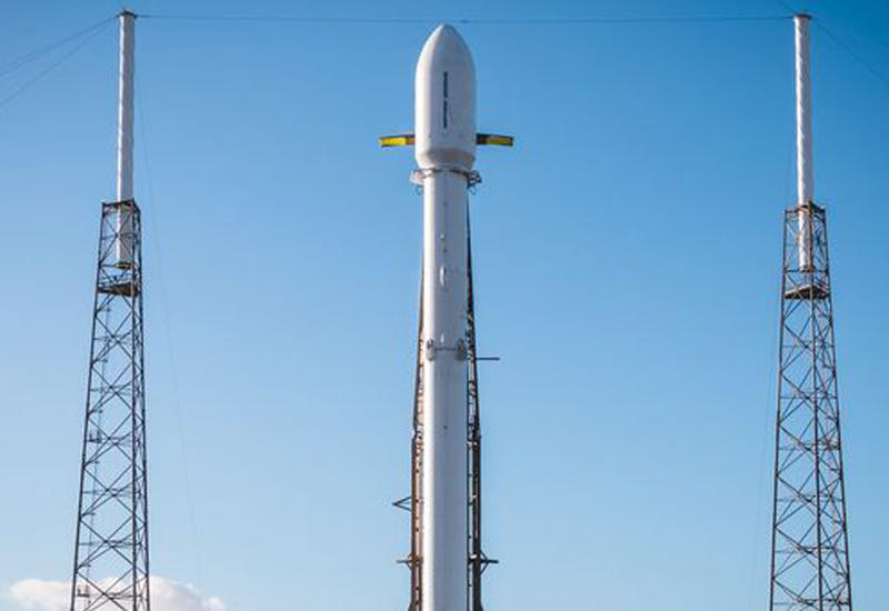 SpaceX запустила ракету Falcon 9 со спутником связи