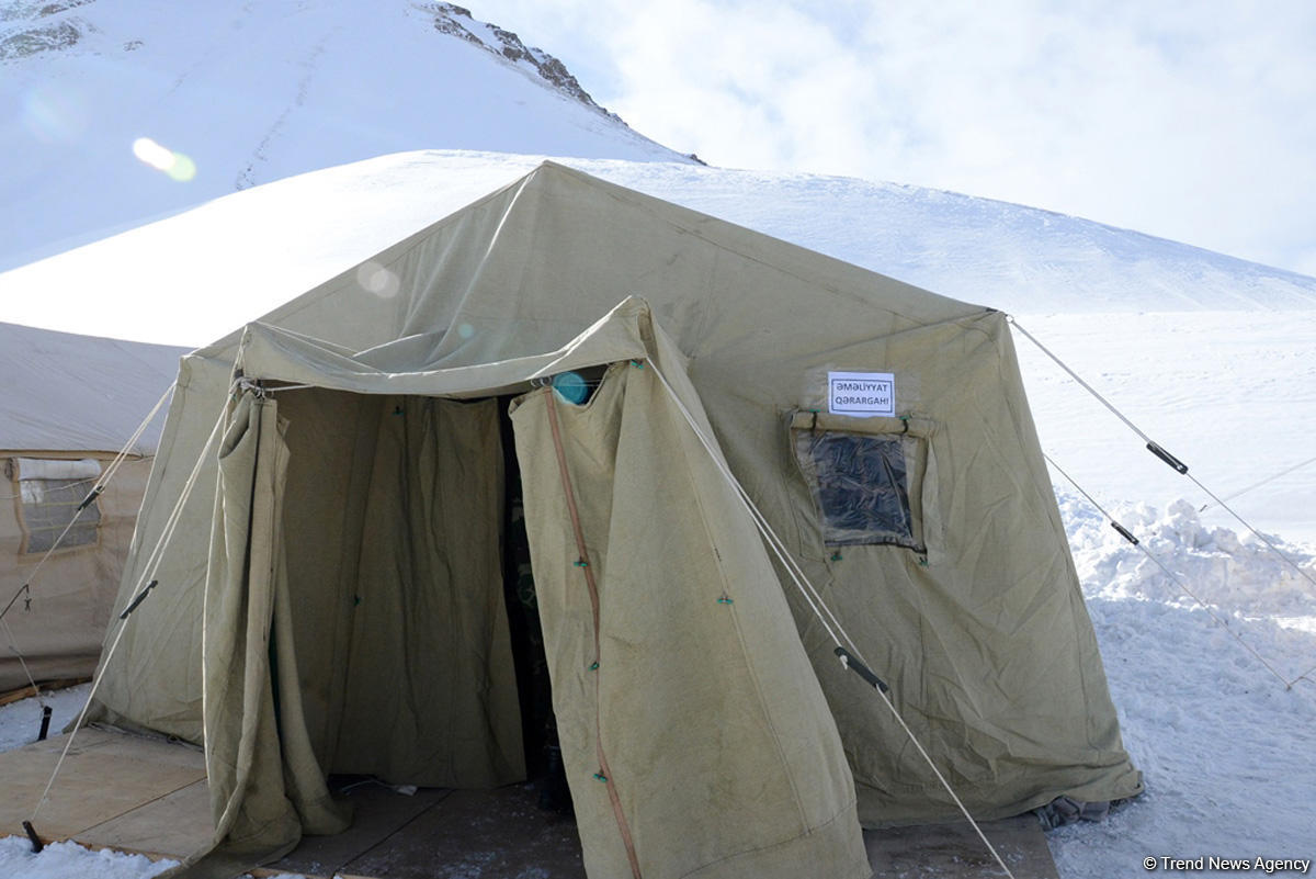 Как идут поиски пропавших в Губе азербайджанских альпинистов