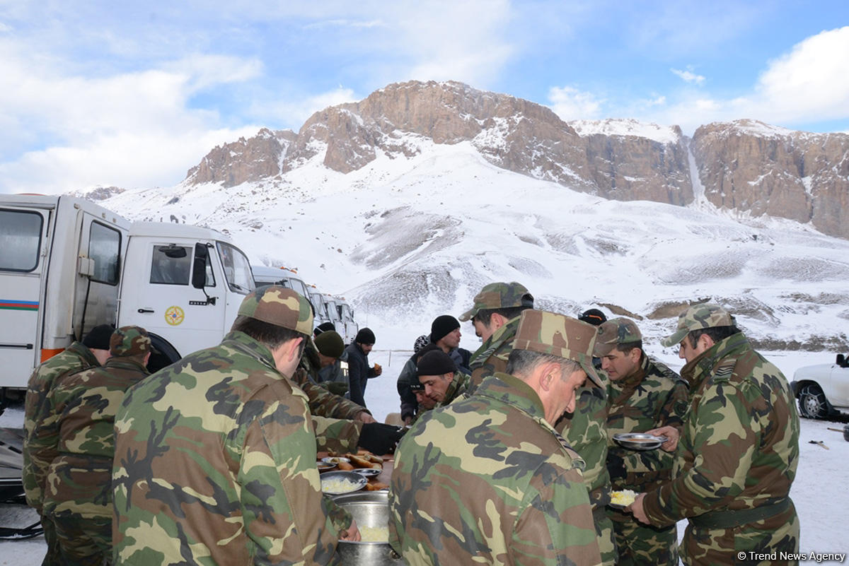 Как идут поиски пропавших в Губе азербайджанских альпинистов