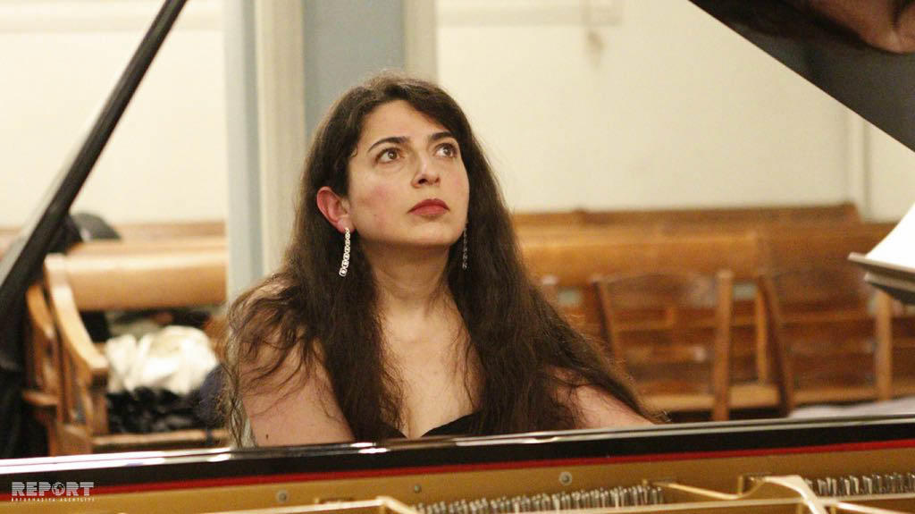Parisdə azərbaycanlı pianoçunun konserti keçirilib